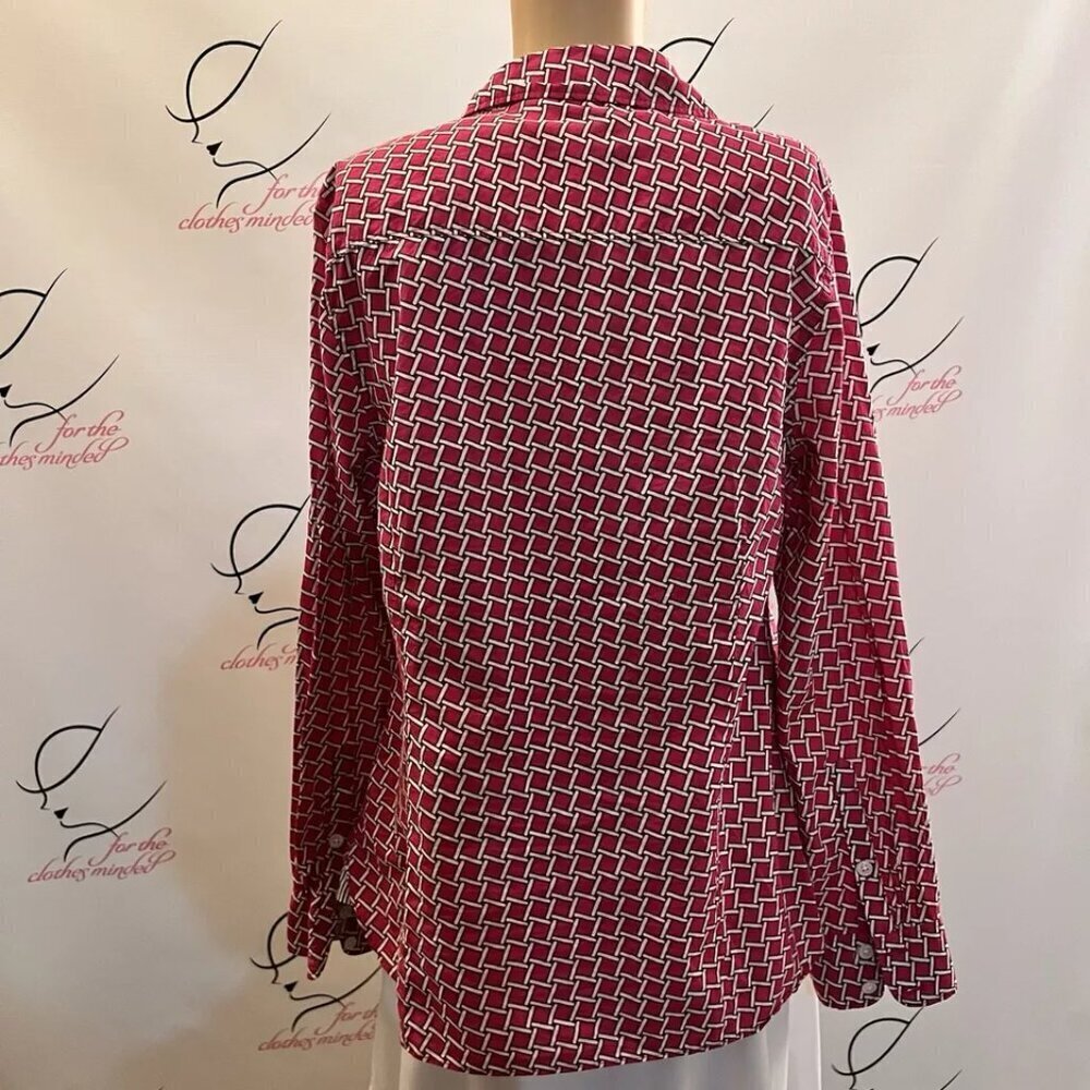 Crown & Ivy. Sz M. Magenta Long Sleeve Shirt. Contrast Facings. Cotton. B77 - Picture 2 of 6